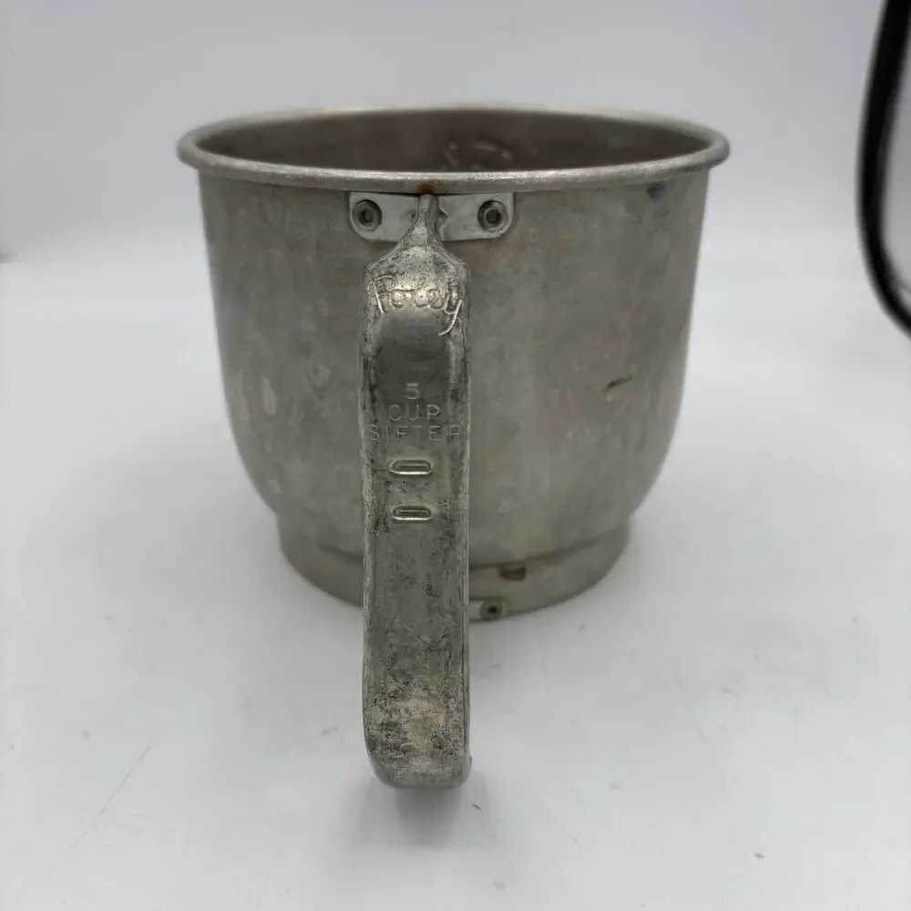 Foley 5 Cup Metal Sifter Manual Squeeze Handle‎ 4.75